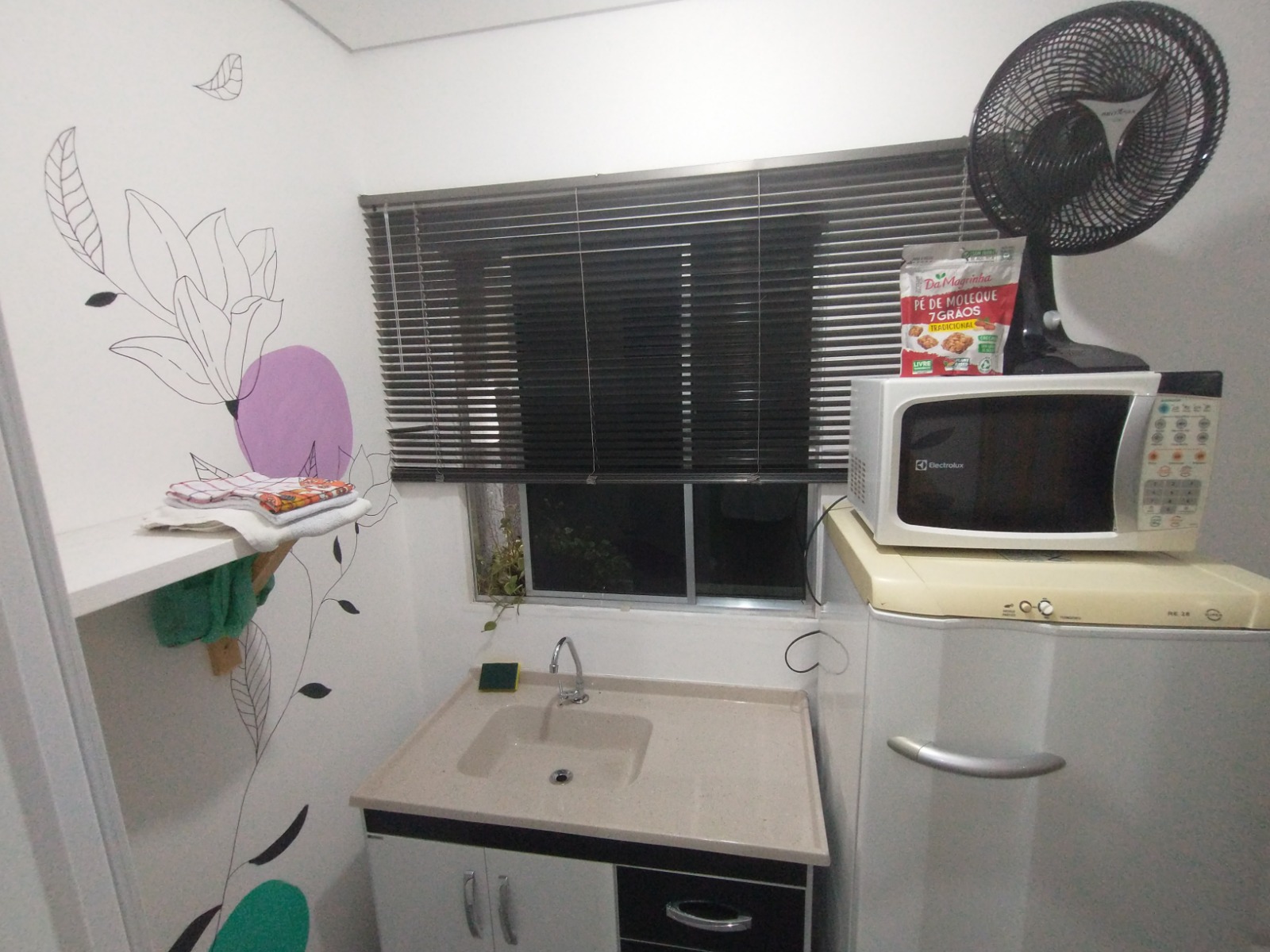 Interior kitnet - Cozinha completa